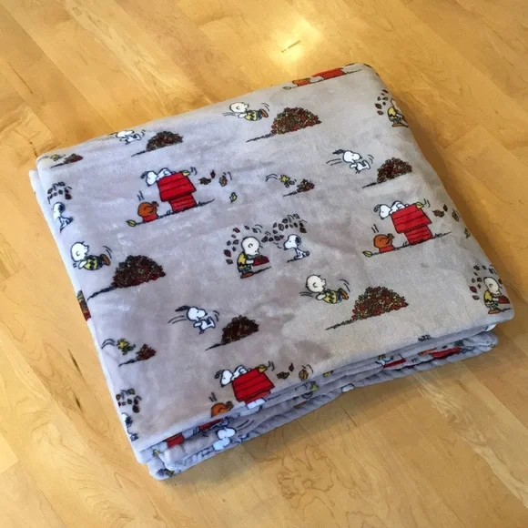 BERKSHIREPeanuts Snoopy Thanksgiving King Size Fleece Throw Blanket